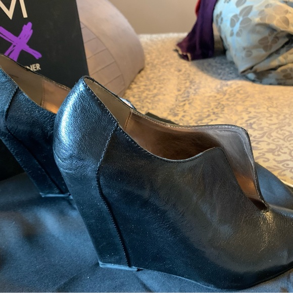 Donald J. Pliner wedge shoes - Picture 3 of 4